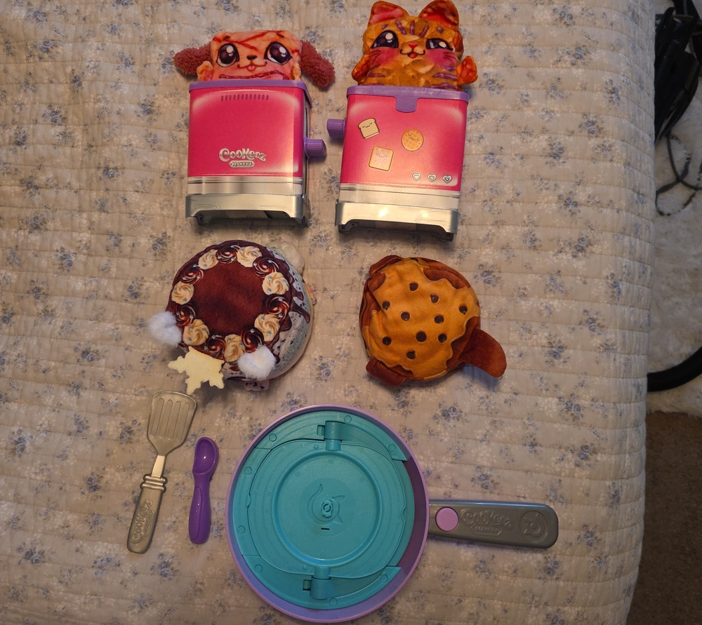 Pink Playset with Plush Pet Accessories Cookeez
